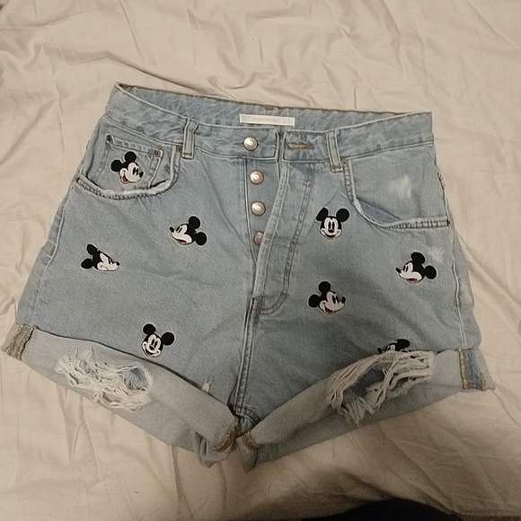 mickey jean shorts zara